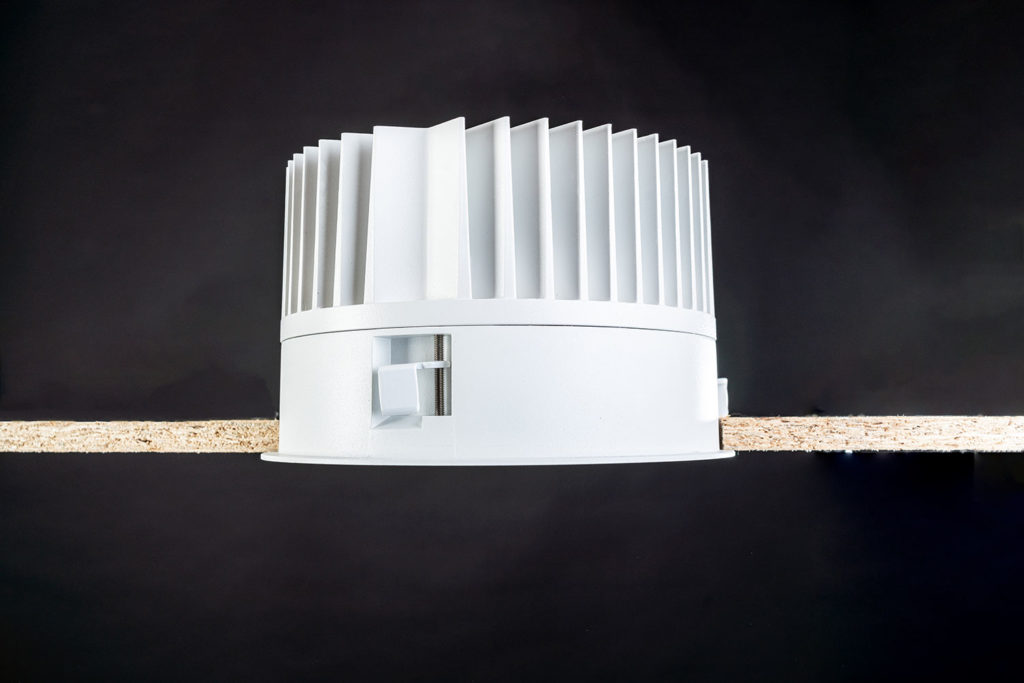 Unio 615 LED Einbau-Downlight seitlich