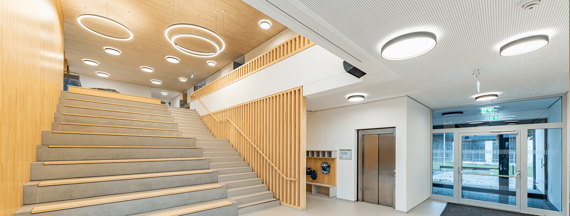 Lichtkonzepte für Unternehmen und öffentliche Gebäude